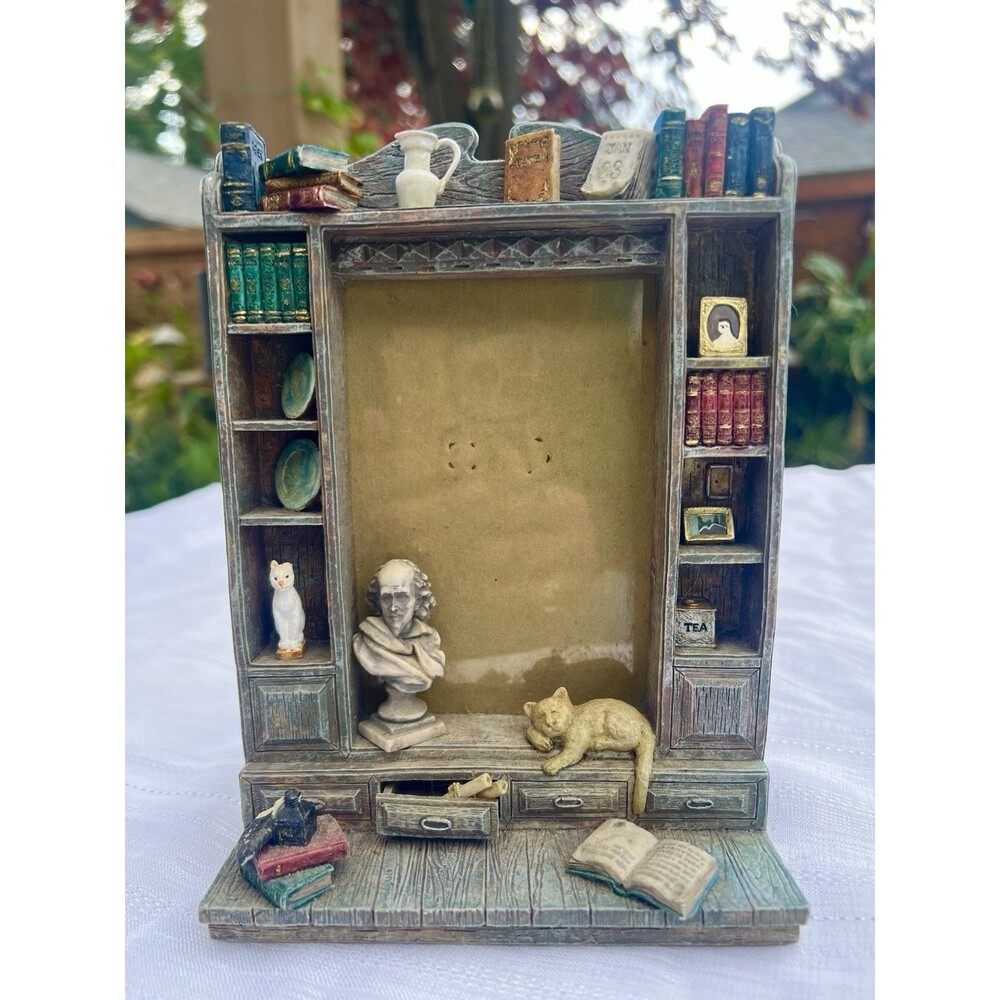 Westland 3D Library Photo Frame Books Cat Scholar Dark Academia Vintage Decor